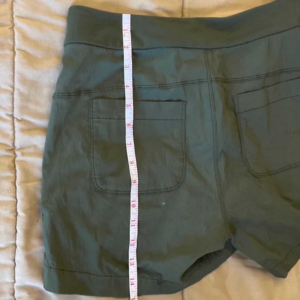 Athleta Olive Green Utility Cargo Shorts - Picture 5 of 5